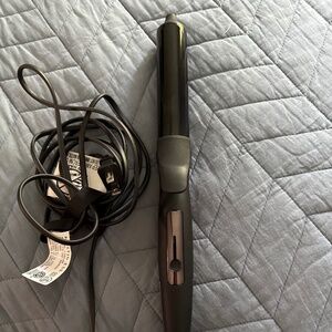 Kristin Ess Nano Black 1.25 curling iron